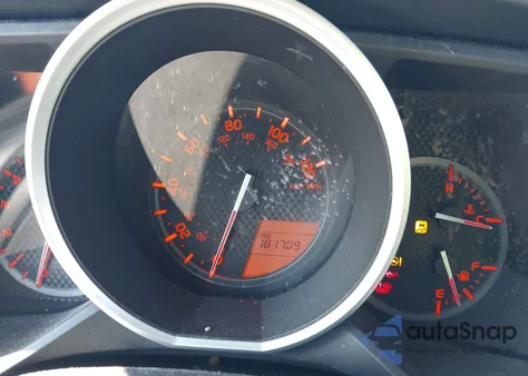 2010 Toyota 4Runner Sr5 V6 z USA, uszkodzony, nr VIN JTEZU5JR6A5004611